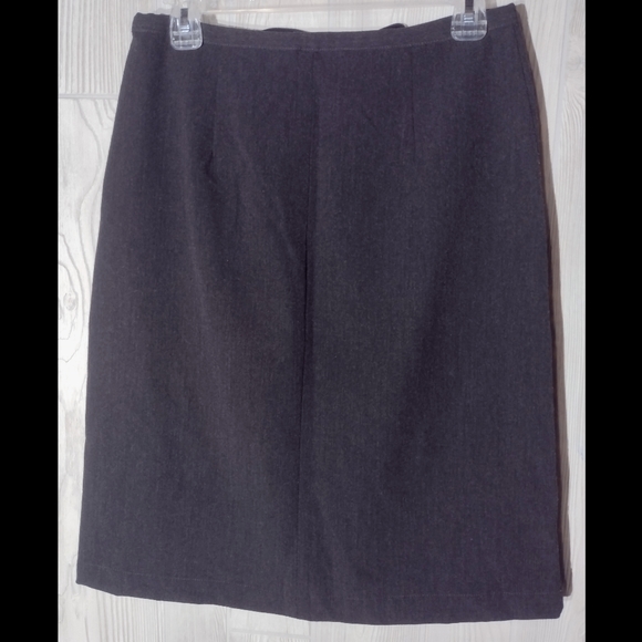 Like new skirt from GAP - Picture 3 of 10